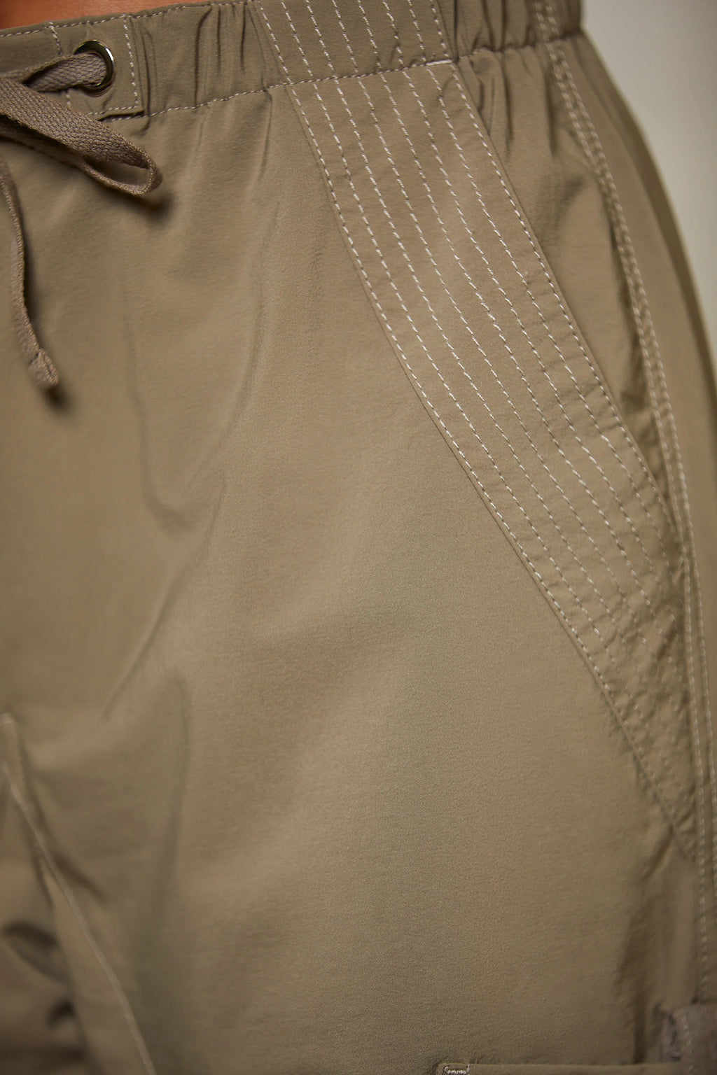 Petite Wide Leg Cargo Trousers in Green