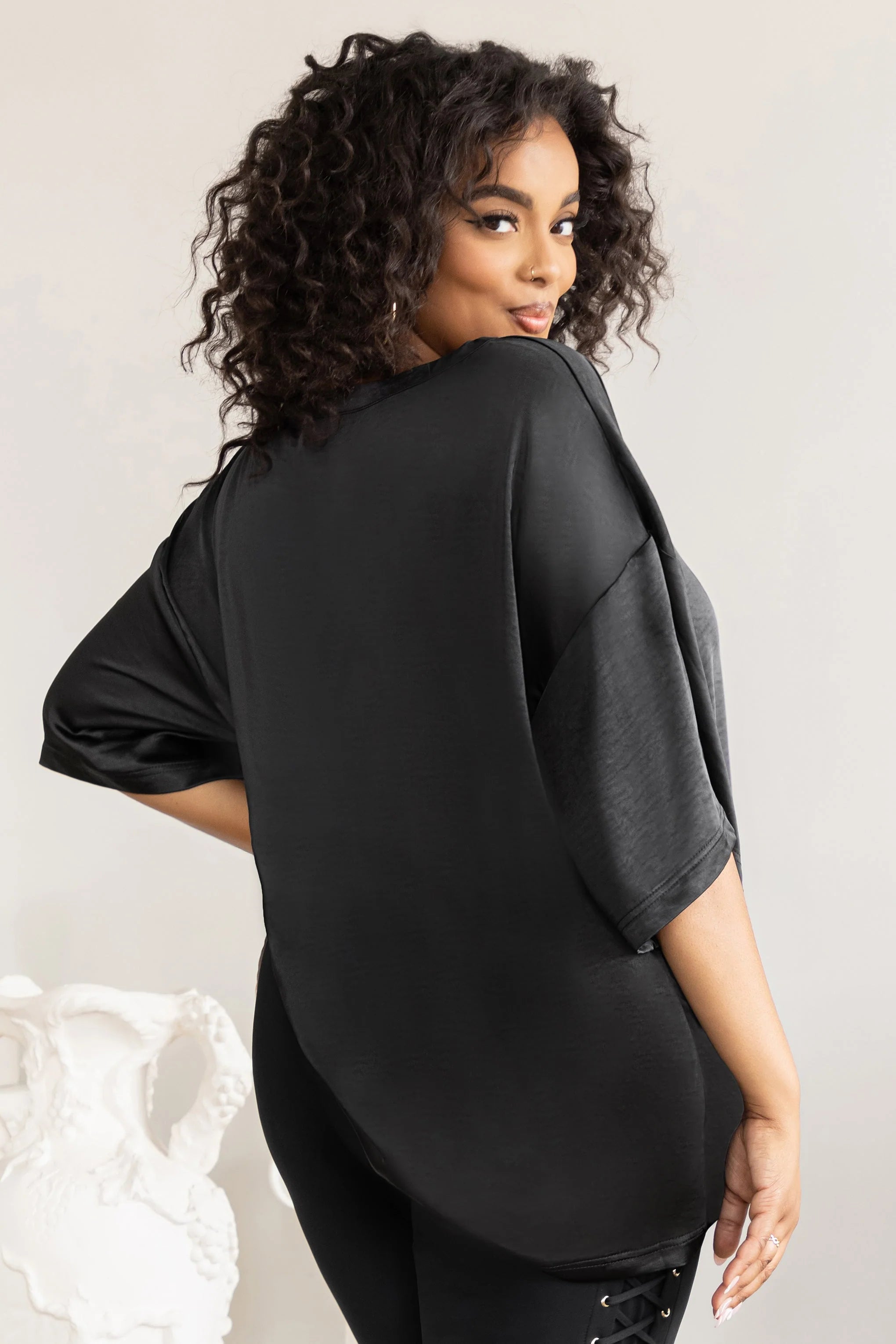 Day Dreaming | Plus Black Satin Relaxed Tee