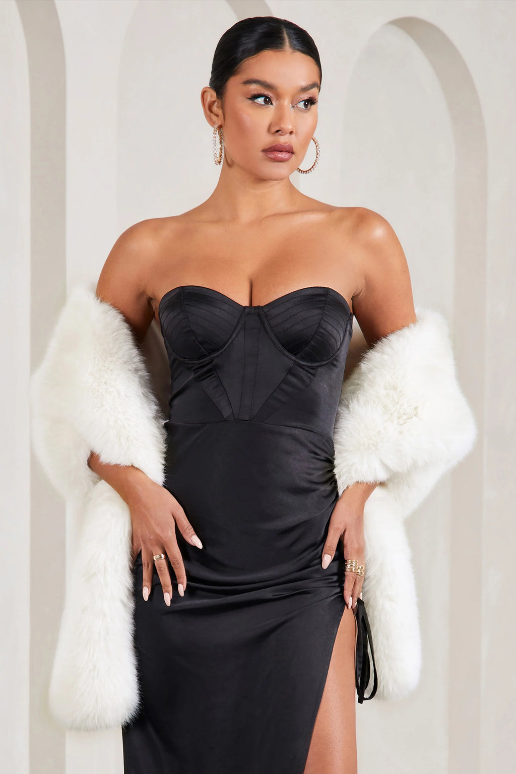 Softly | Cream Faux Fur Pull-Through Shawl