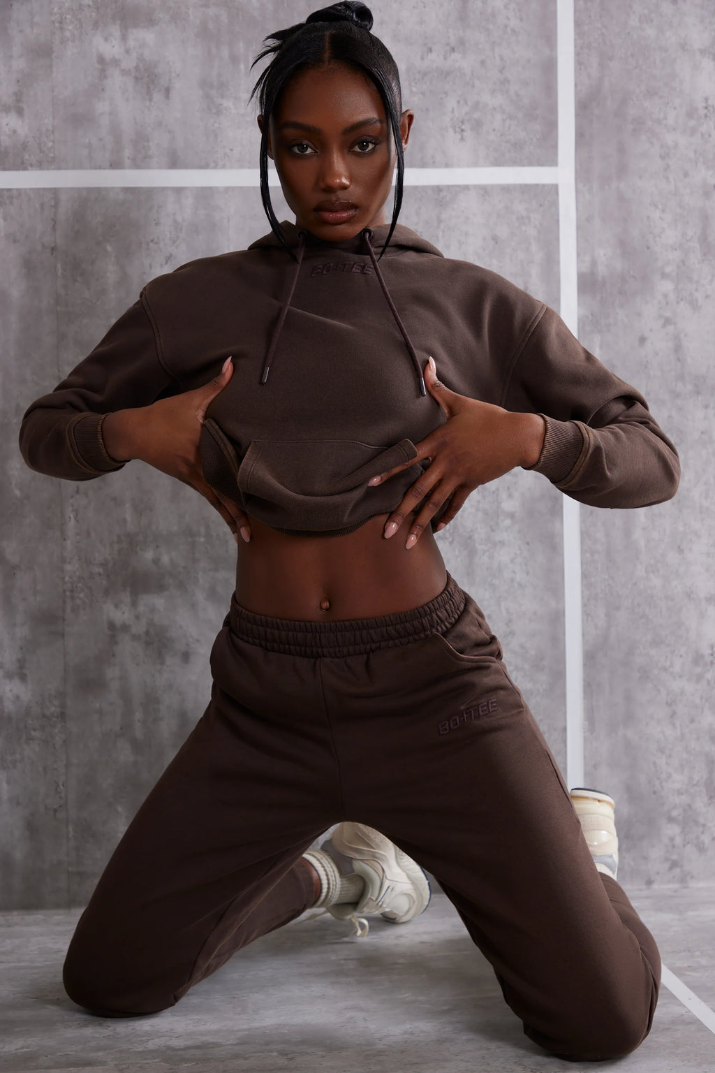 Petite High Waist Cuffed Joggers in Brown