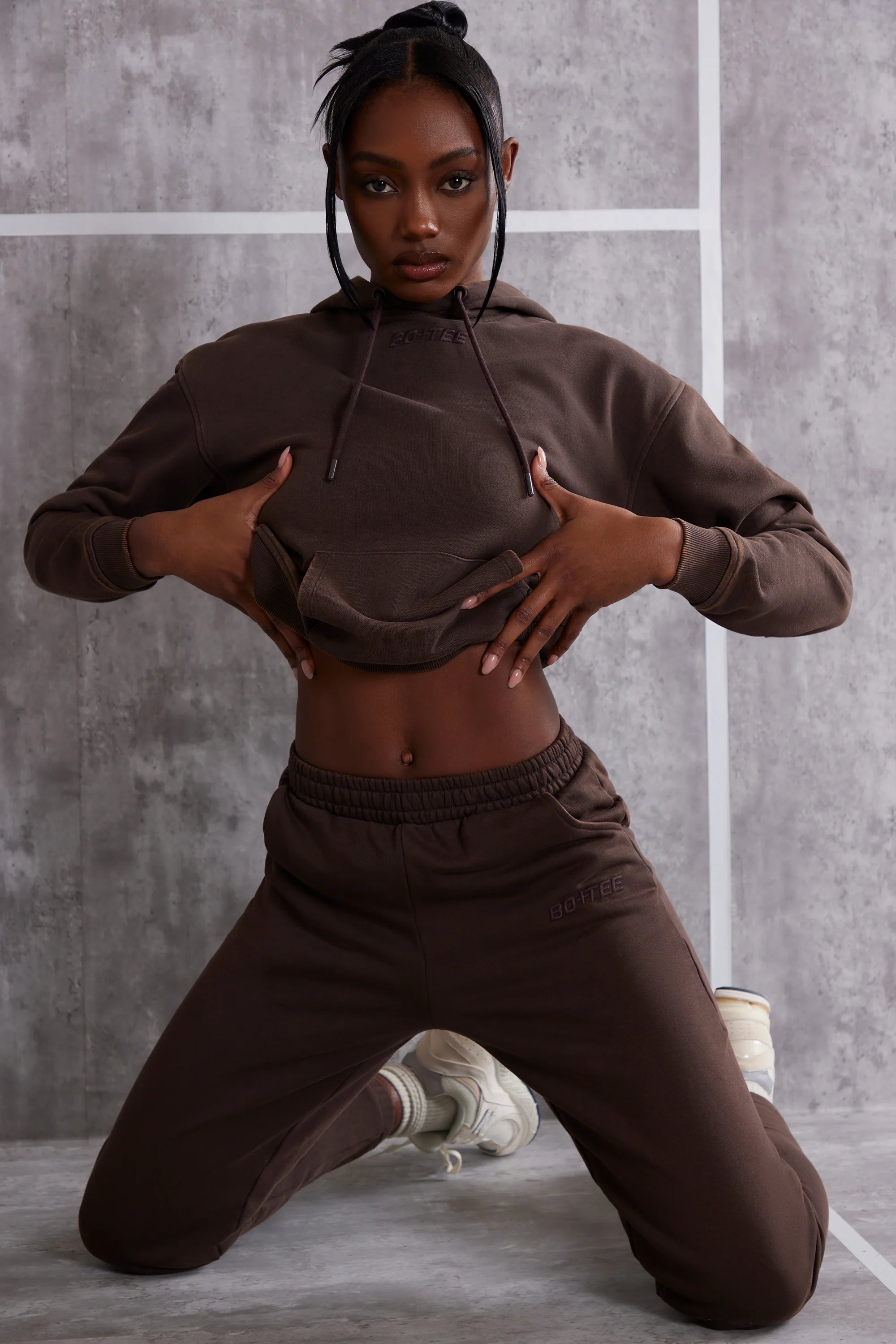 Petite High Waist Cuffed Joggers in Brown