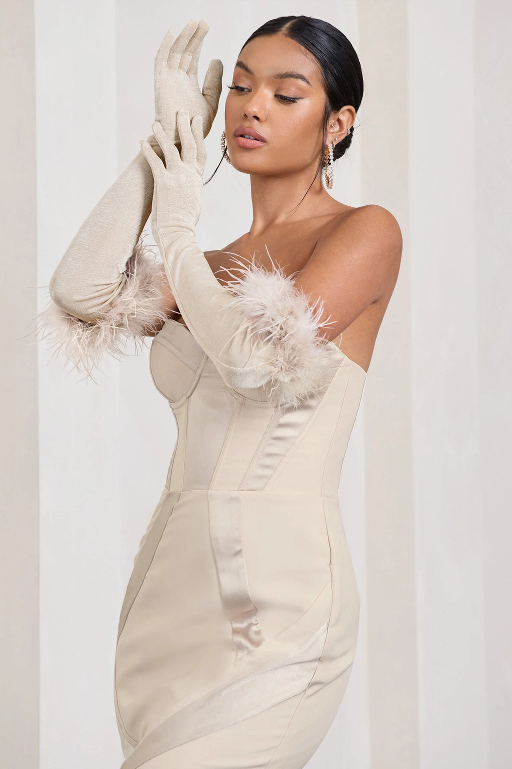 Spicy Signs | Champagne Long-Sleeved Feather Gloves