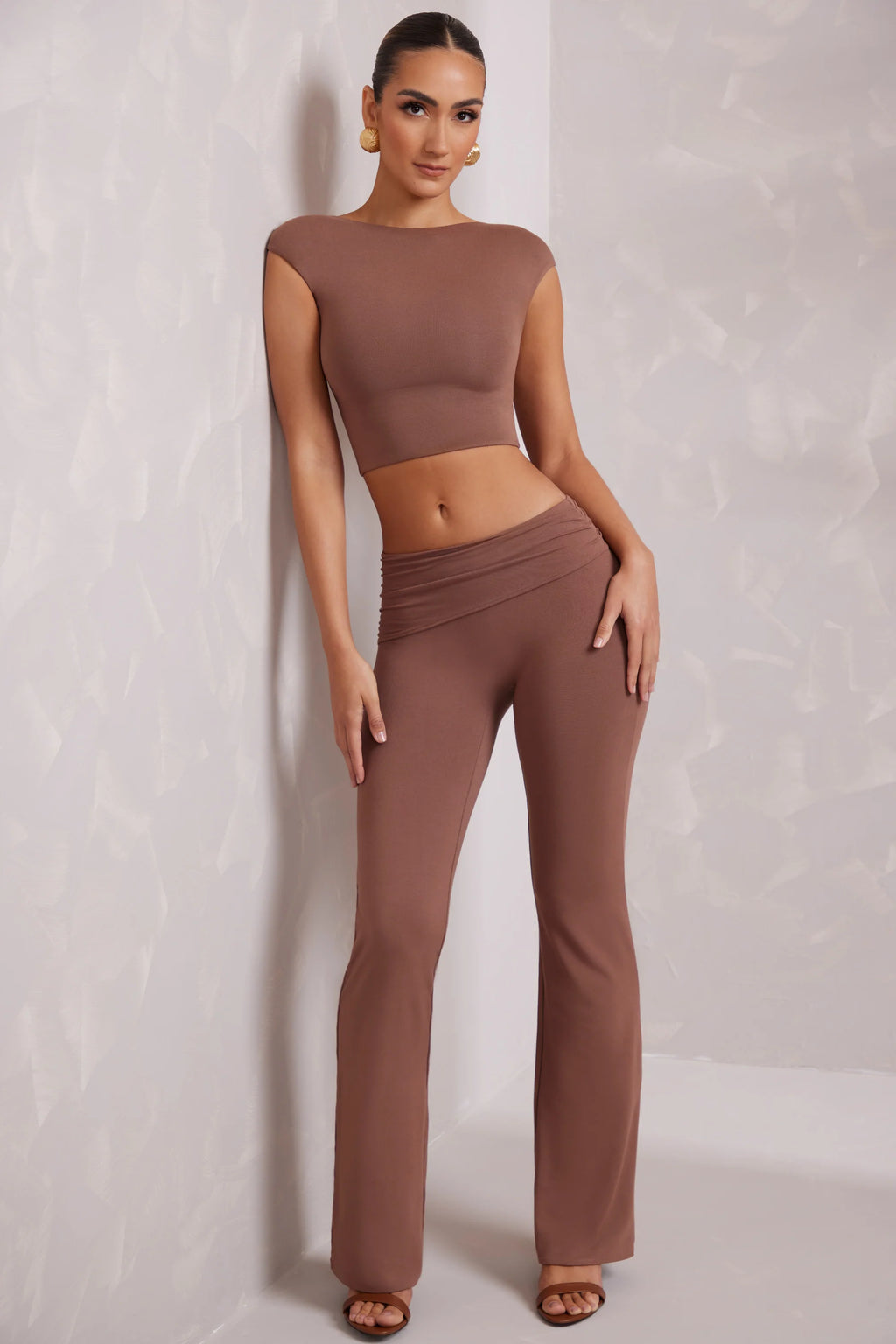Petite Mid Rise Straight Leg Trousers in Brown