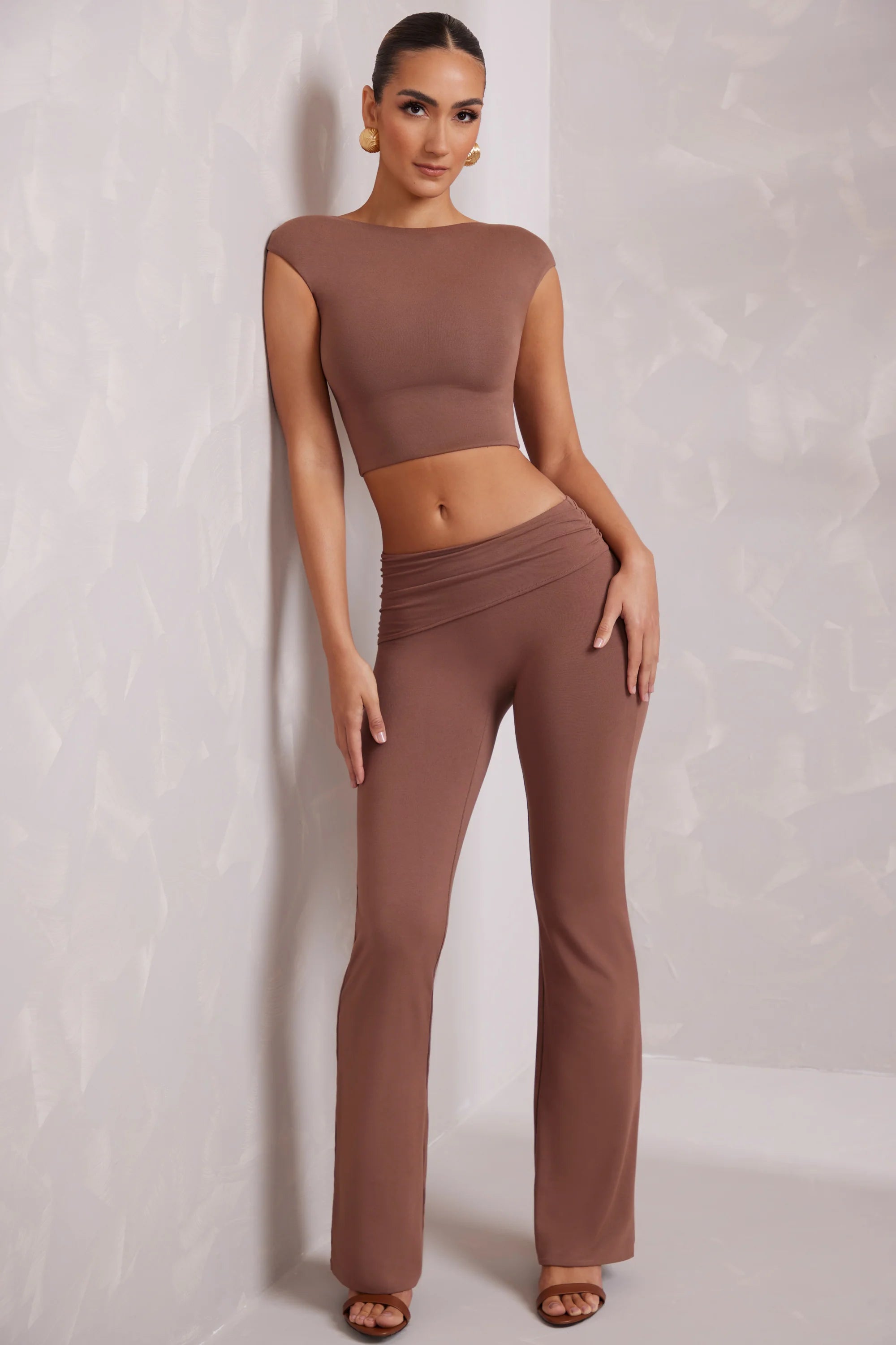 Petite Mid Rise Straight Leg Trousers in Brown