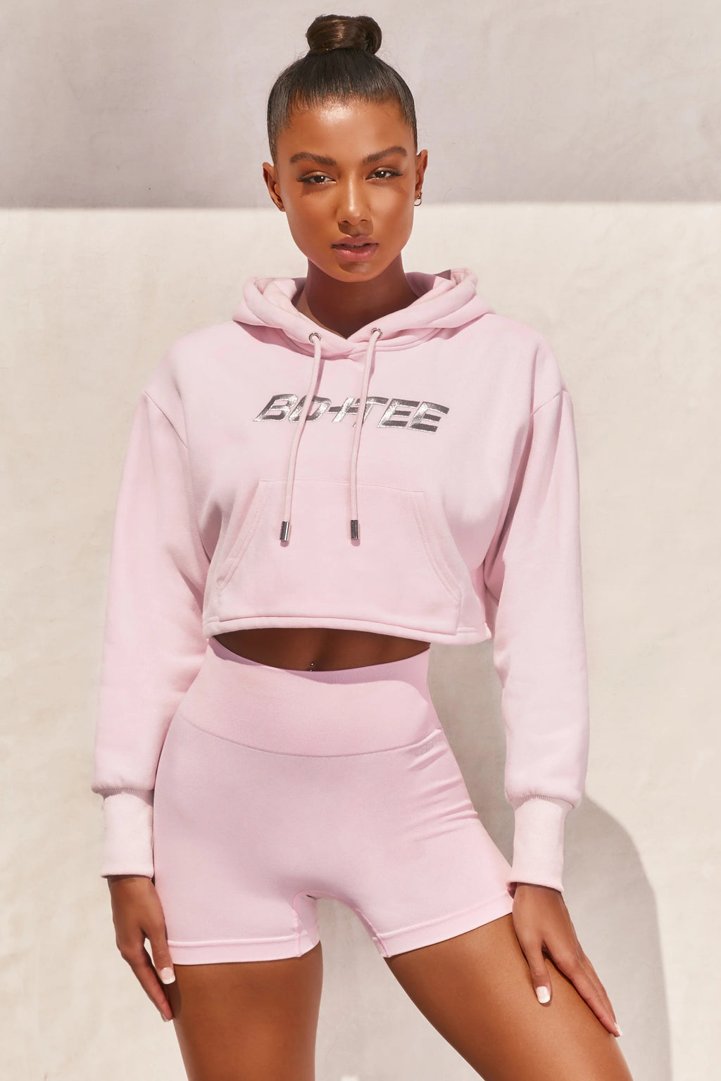 Off Duty Cropped Hoodie in Light Pink