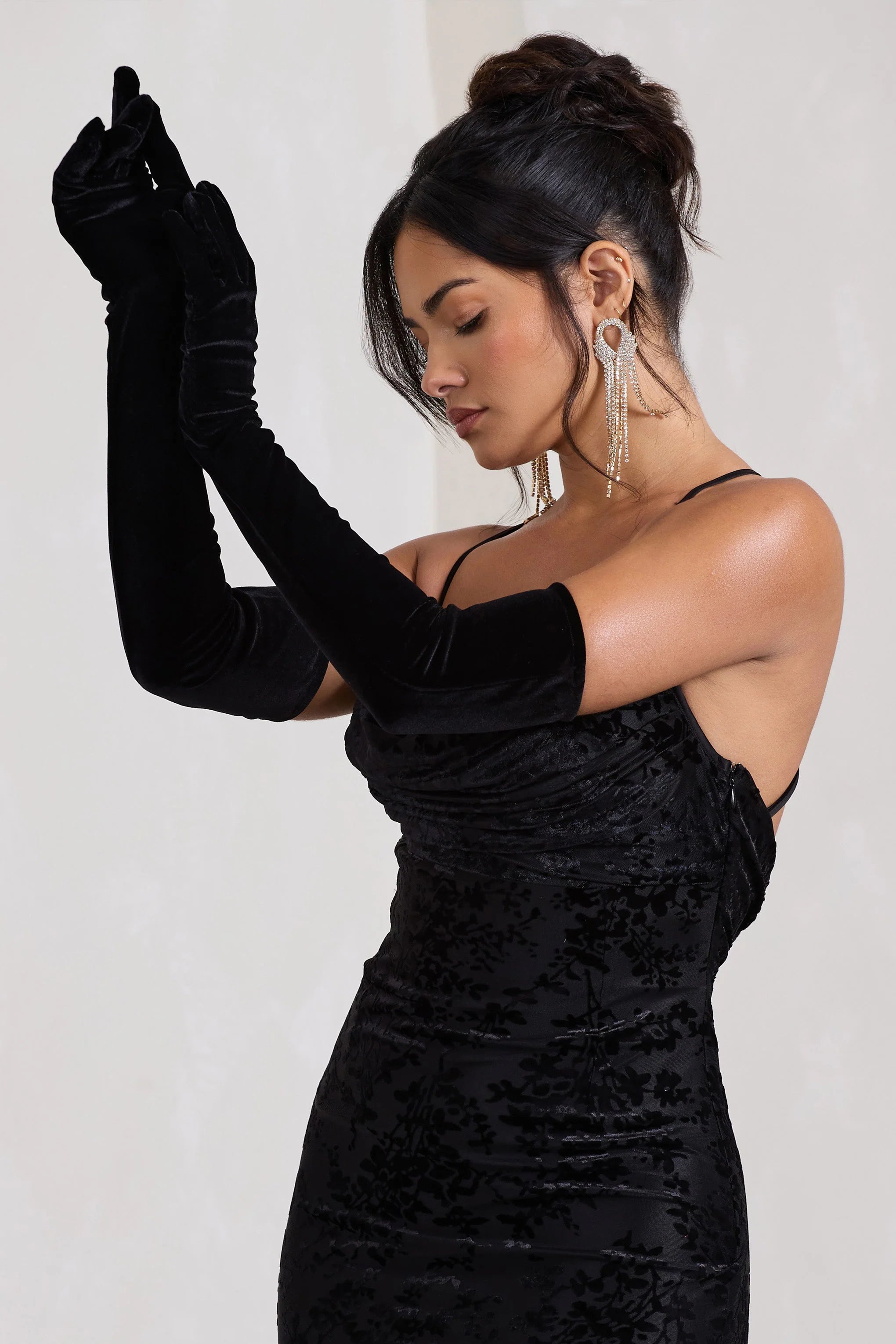 Hot Hands | Black Long Velvet Gloves