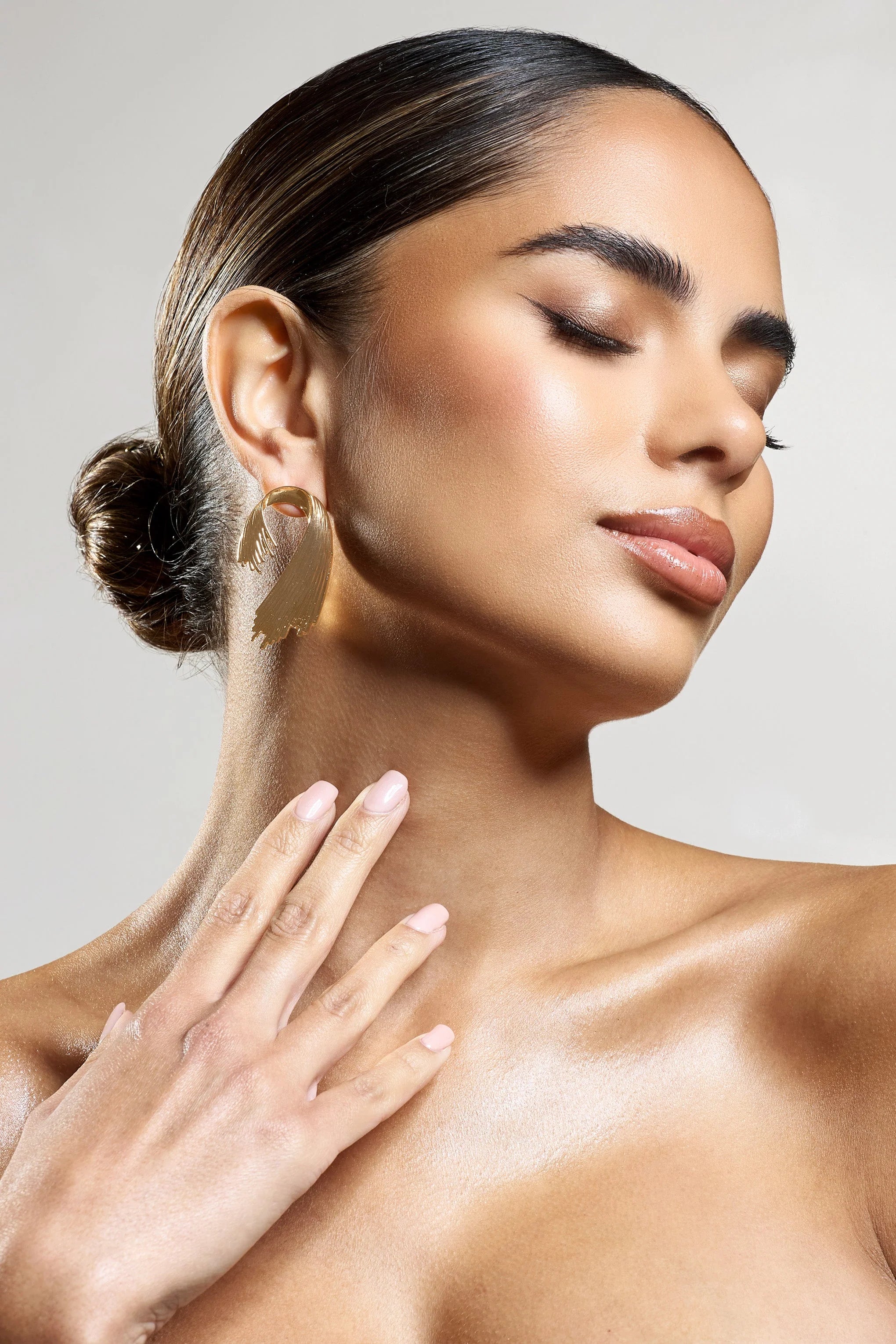 Marcela | Gold Ribbed Abstract Dangle Earrings