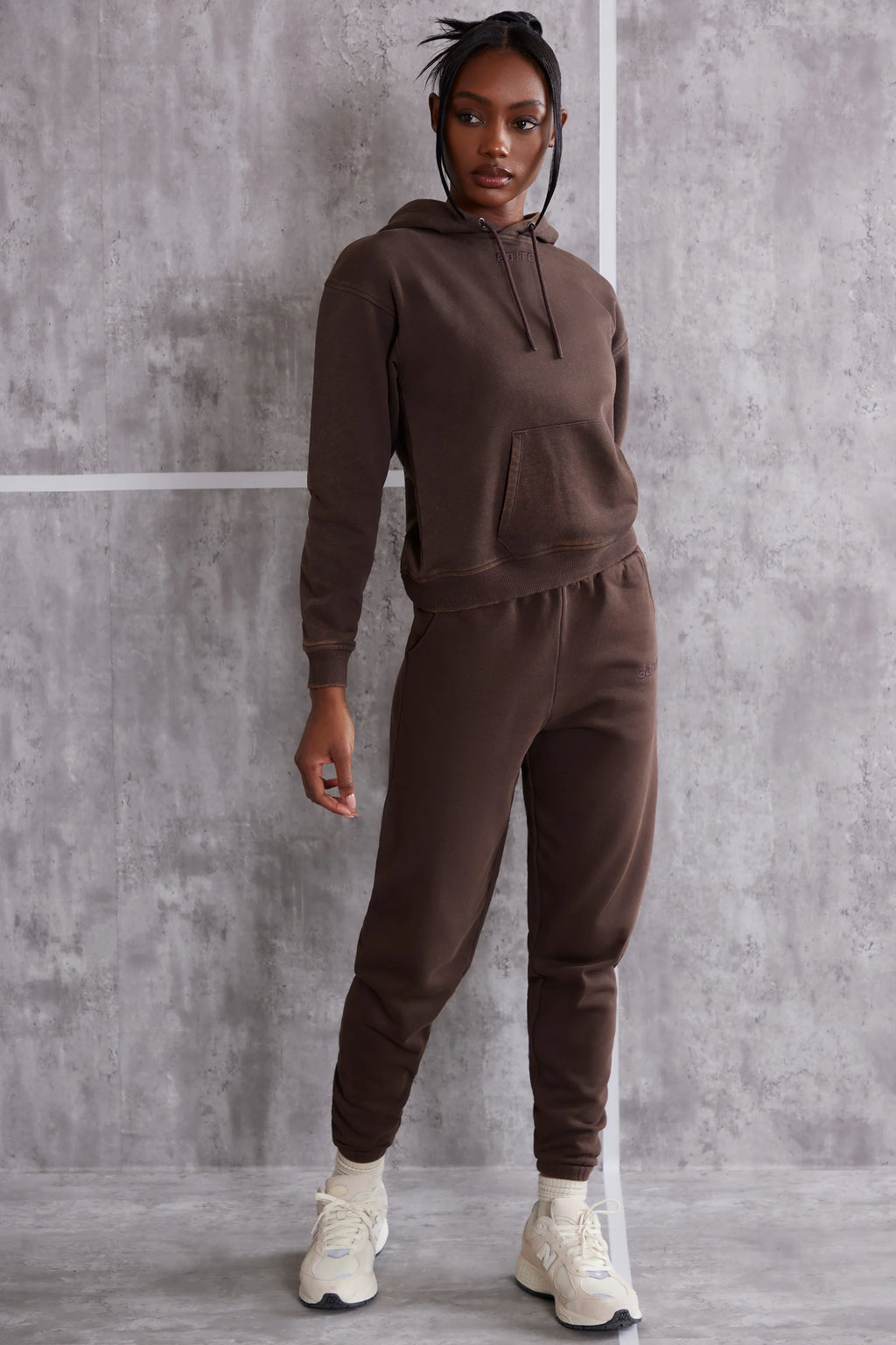 Petite High Waist Cuffed Joggers in Brown
