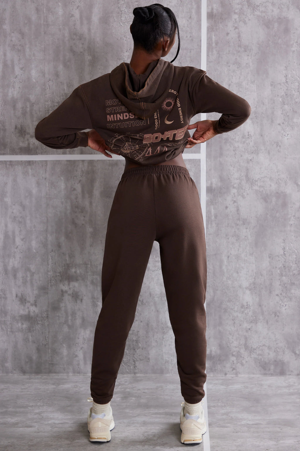 Petite High Waist Cuffed Joggers in Brown