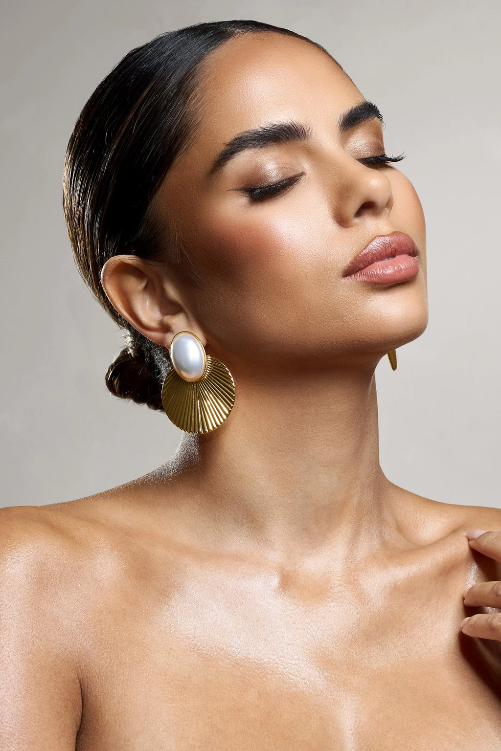 Alaska | Gold Pearl Pendant Disc Earrings
