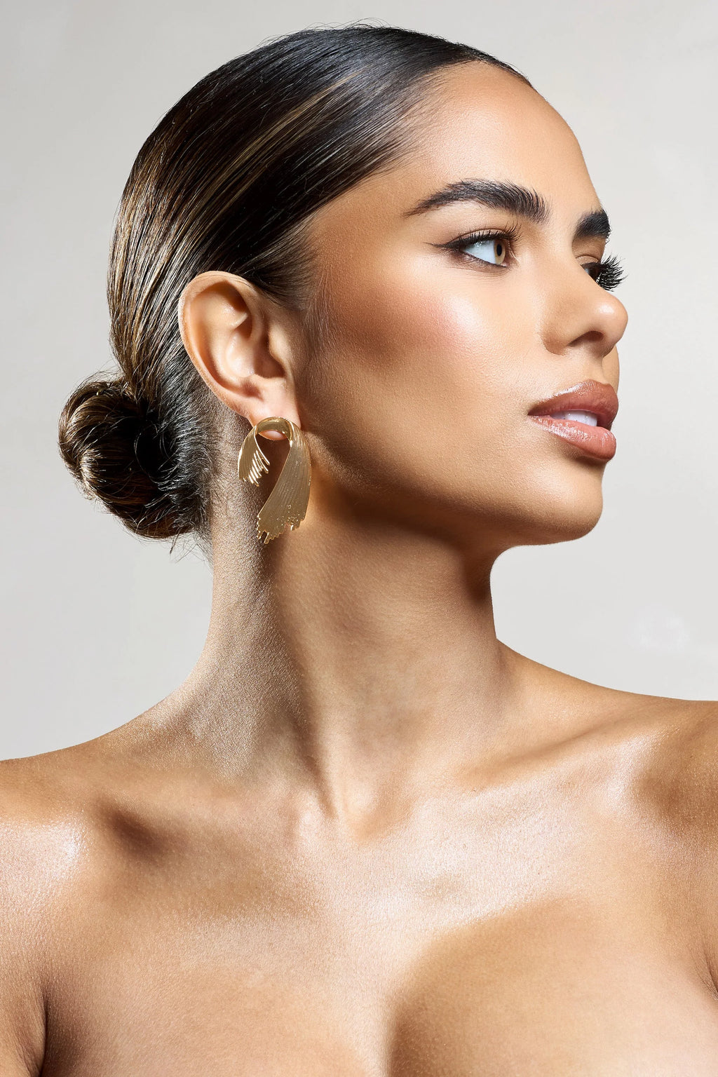 Marcela | Gold Ribbed Abstract Dangle Earrings