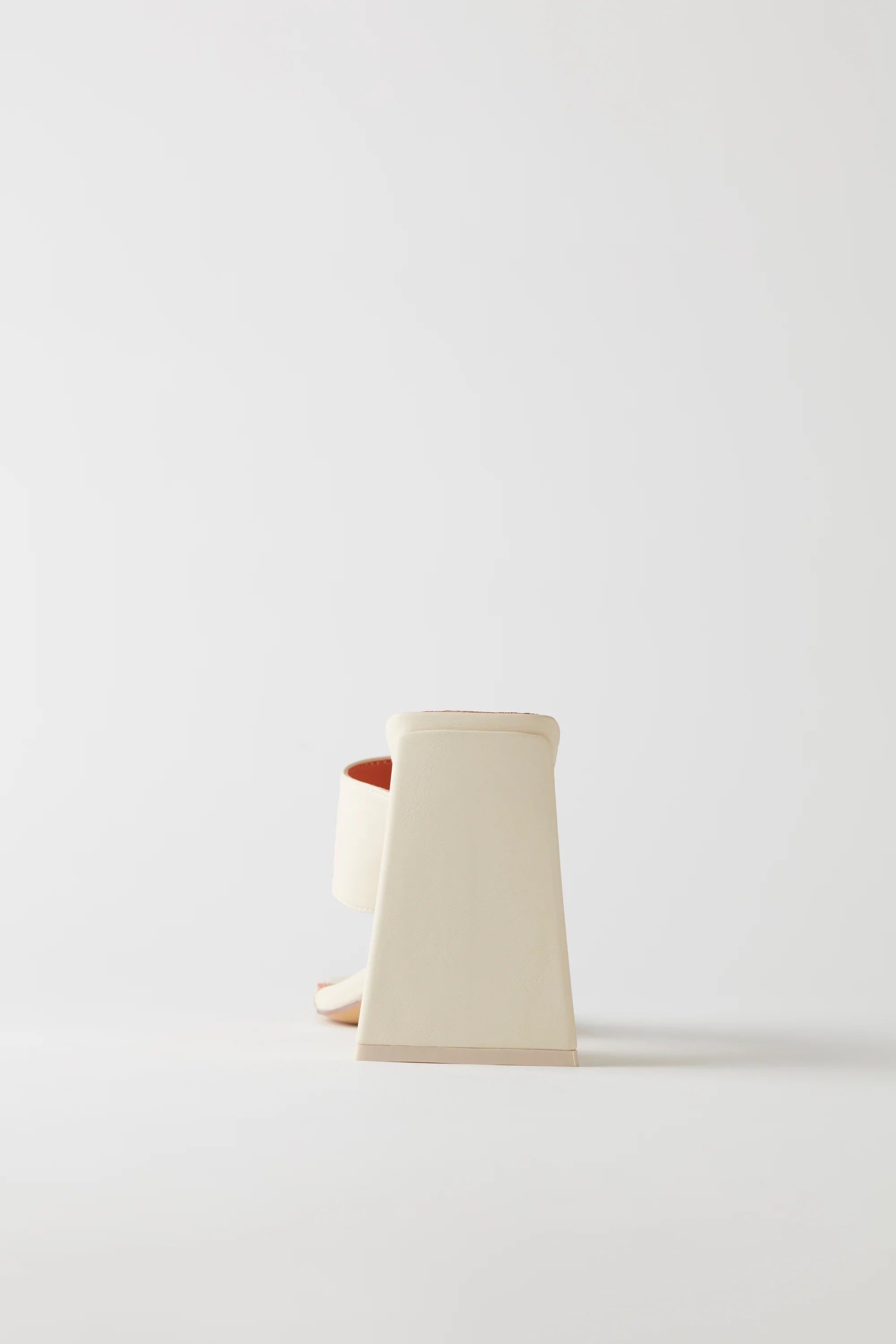 Toe Post Leatherette Mule Heels in Cream