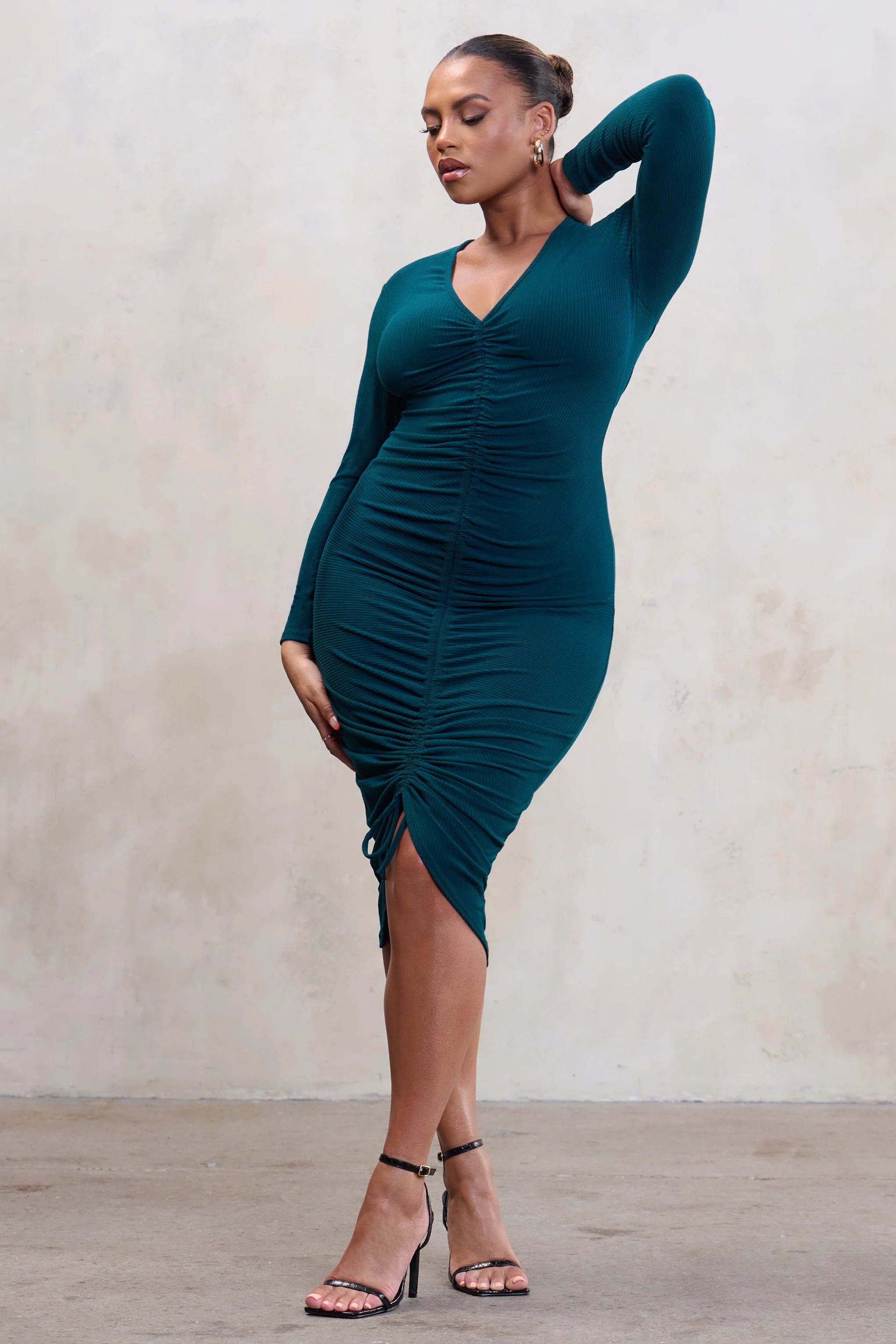 Centre Of Attention | Plus Bottle Green Long Sleeve Ruched Front Midi Dress