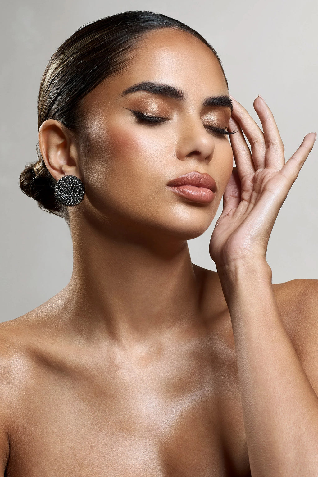 Svana | Grey Diamante Disc Earrings