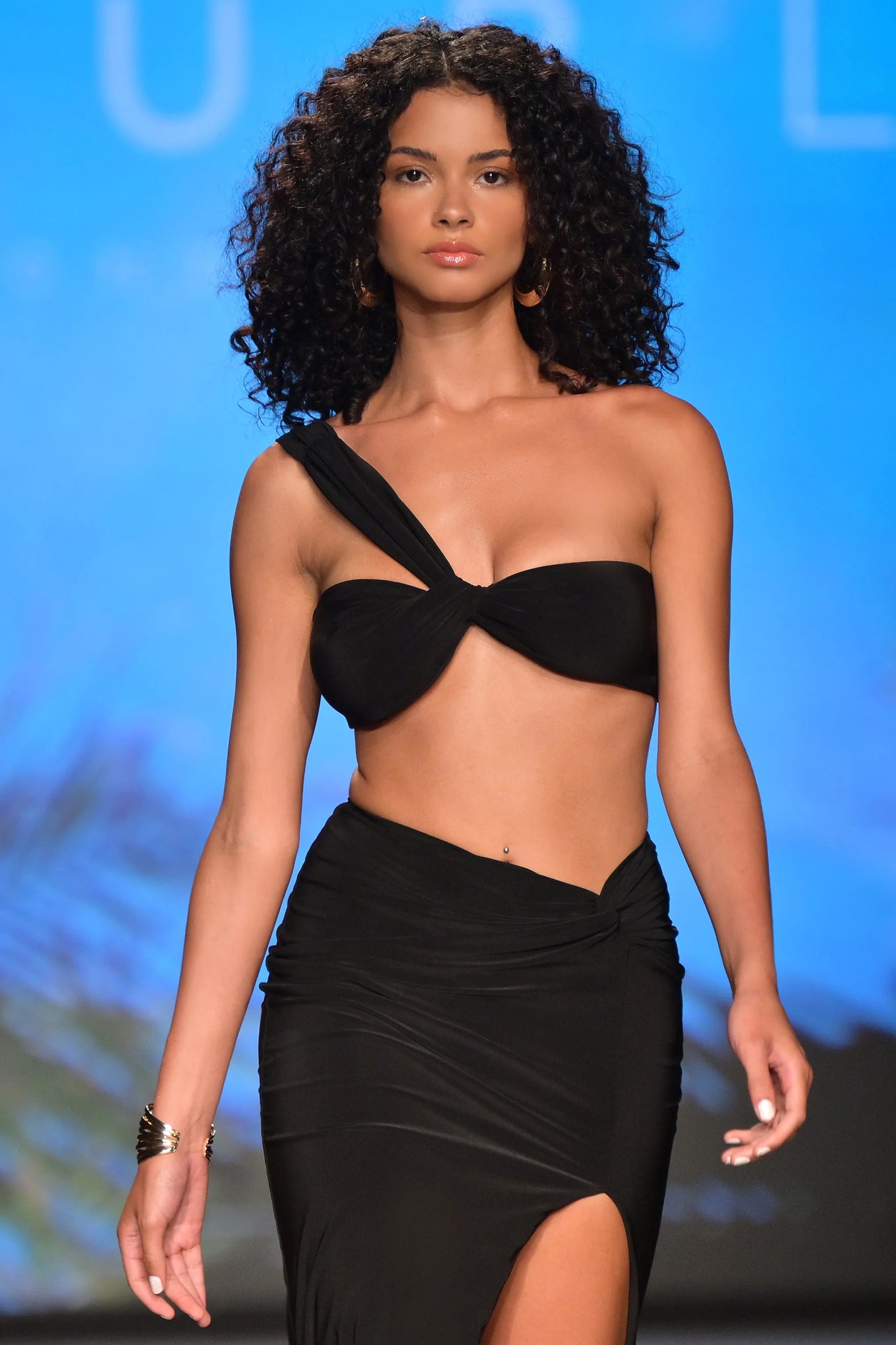 Open Heart | Black Knot One Shoulder Bralette