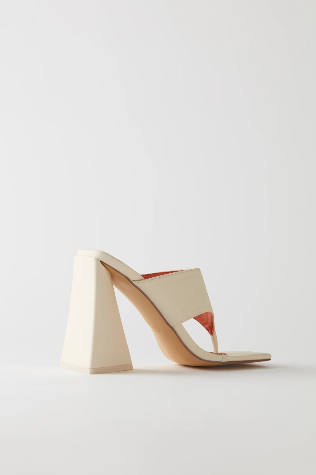 Toe Post Leatherette Mule Heels in Cream