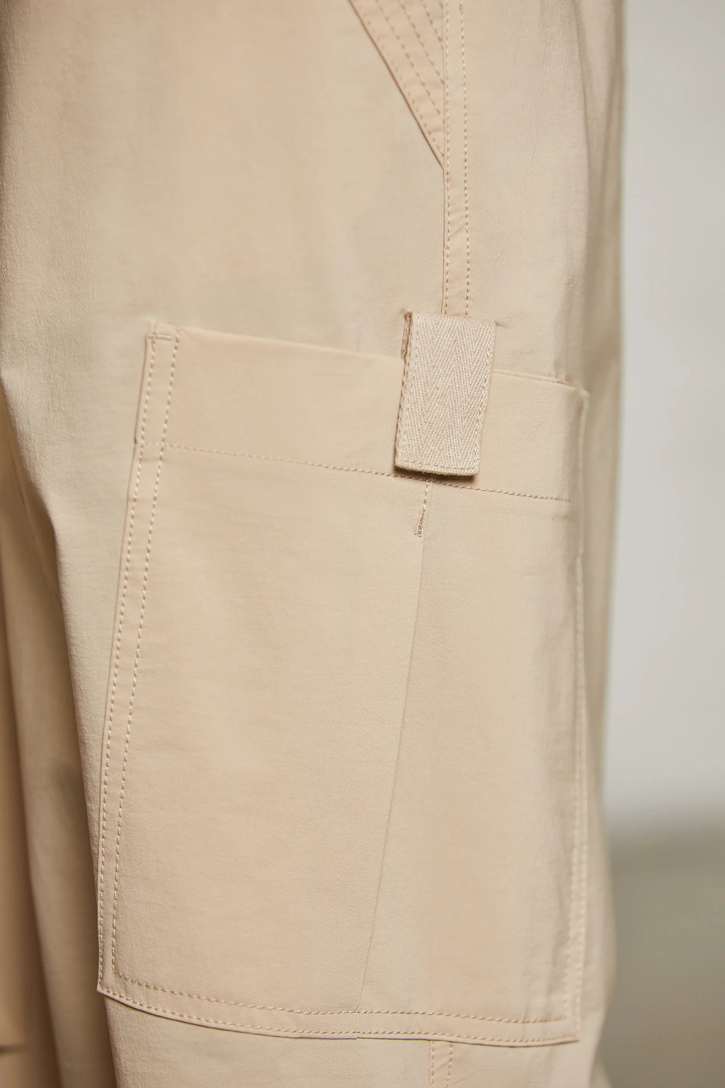 Petite Wide Leg Cargo Trousers in Beige