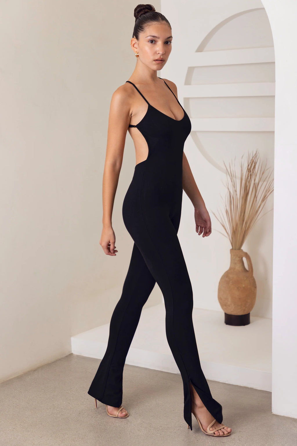 Petite Scoop Neck Backless Jumpsuit in Black