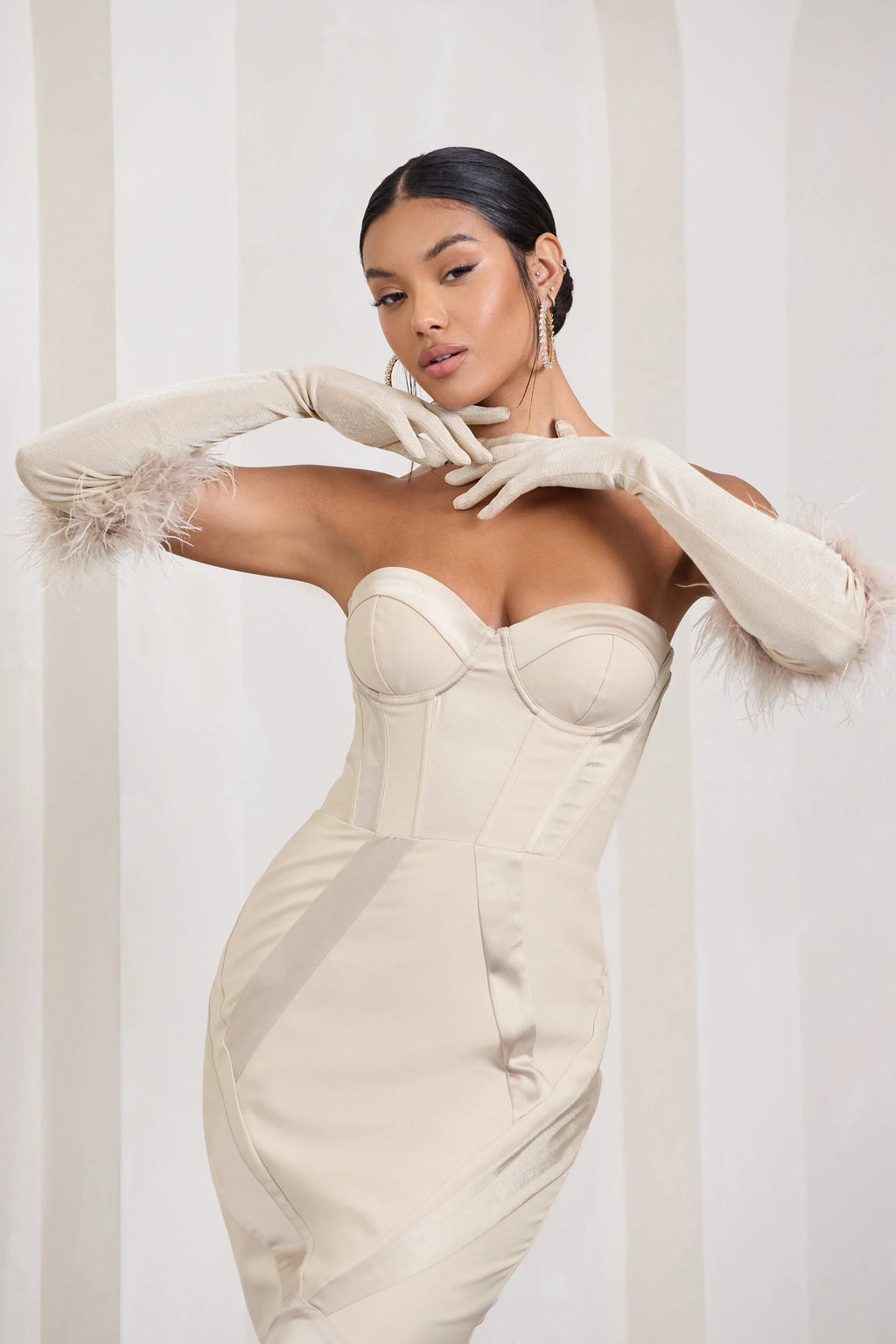 Spicy Signs | Champagne Long-Sleeved Feather Gloves