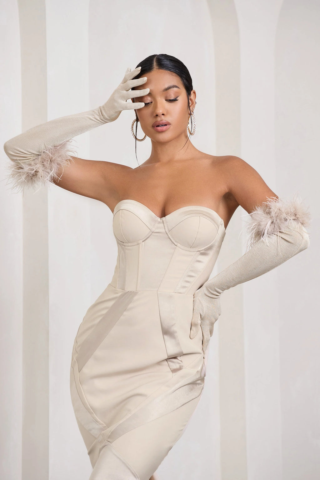 Spicy Signs | Champagne Long-Sleeved Feather Gloves